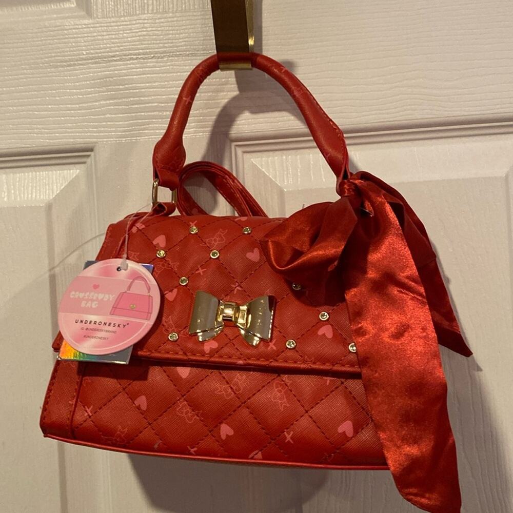 BNWT UNDERONESKY Red Bow Hearts Quilted Crossbody Bag